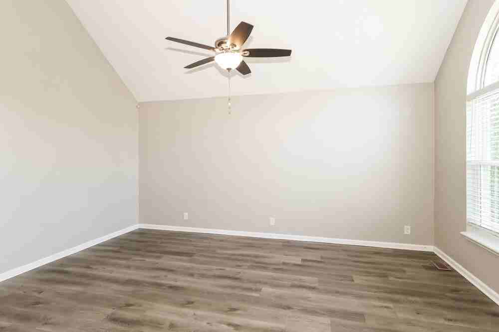 6311 Lure Ct - Photo 4 of 17