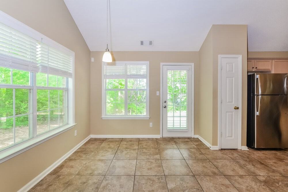 944 Shorey Cv - Photo 6 of 17