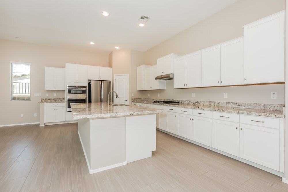 22507 E Munoz St - Photo 6 of 16