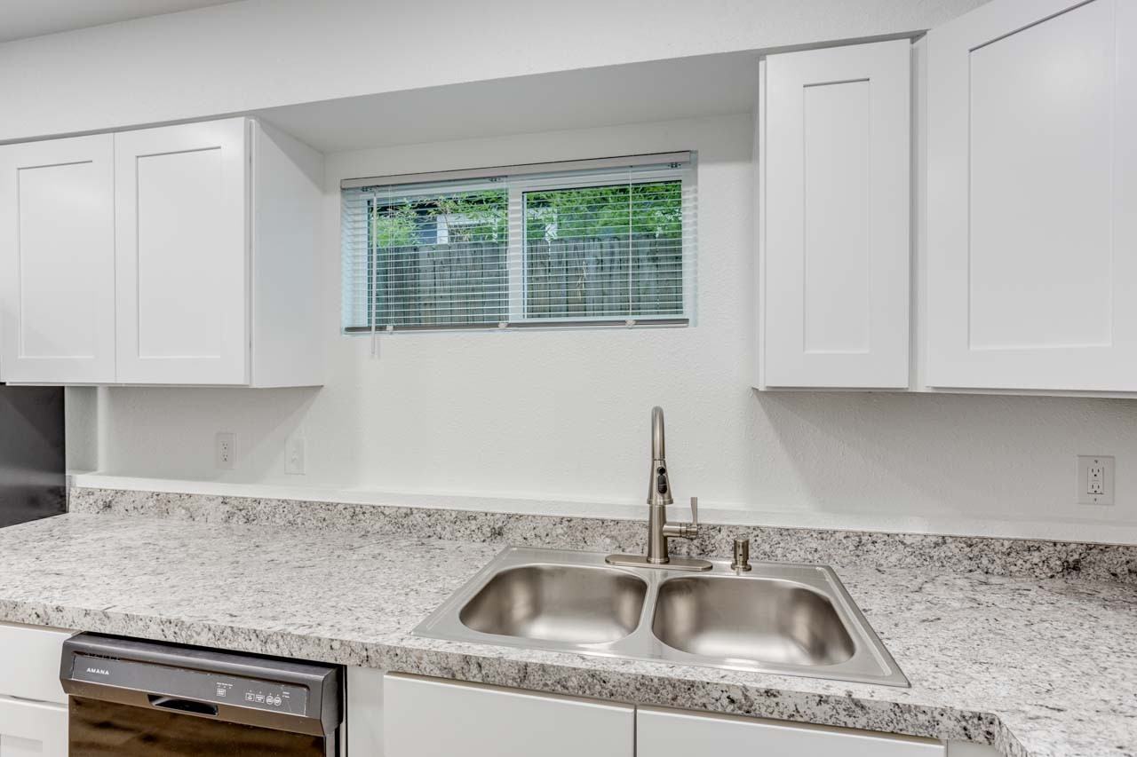 307 S Seneca St #101 - Photo 6 of 20