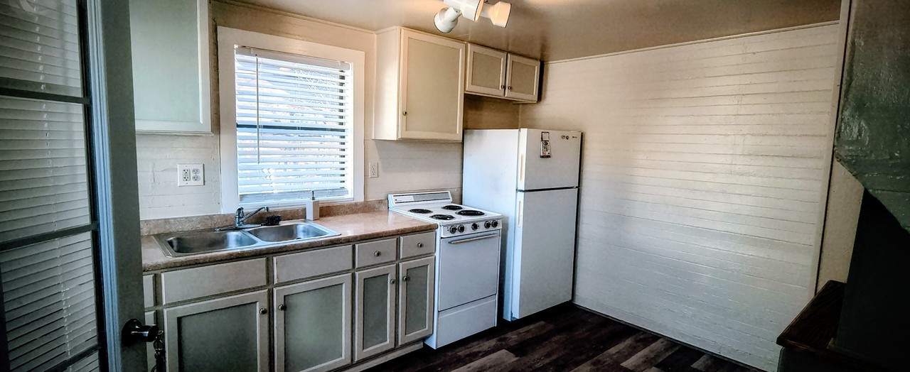314 S Leroux St #2 - Photo 6 of 12