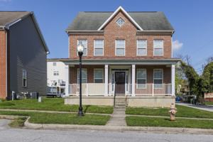 featured image of 4704 Denview Way #1