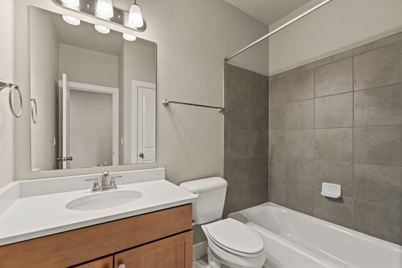 16353 Cattle Creek Ct #1 - Photo 4 of 10