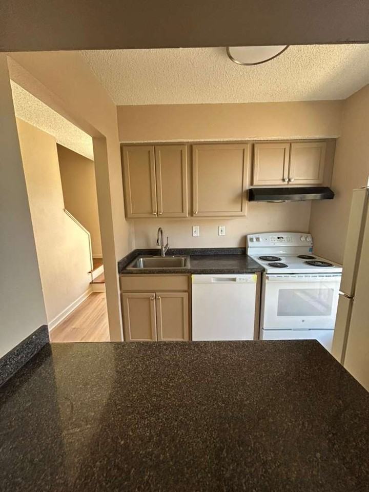 2604 Richland St #1 - Photo 4 of 14