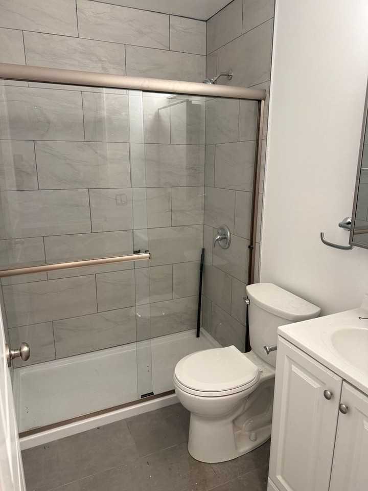 5750 N. Kenmore - Photo 4 of 10