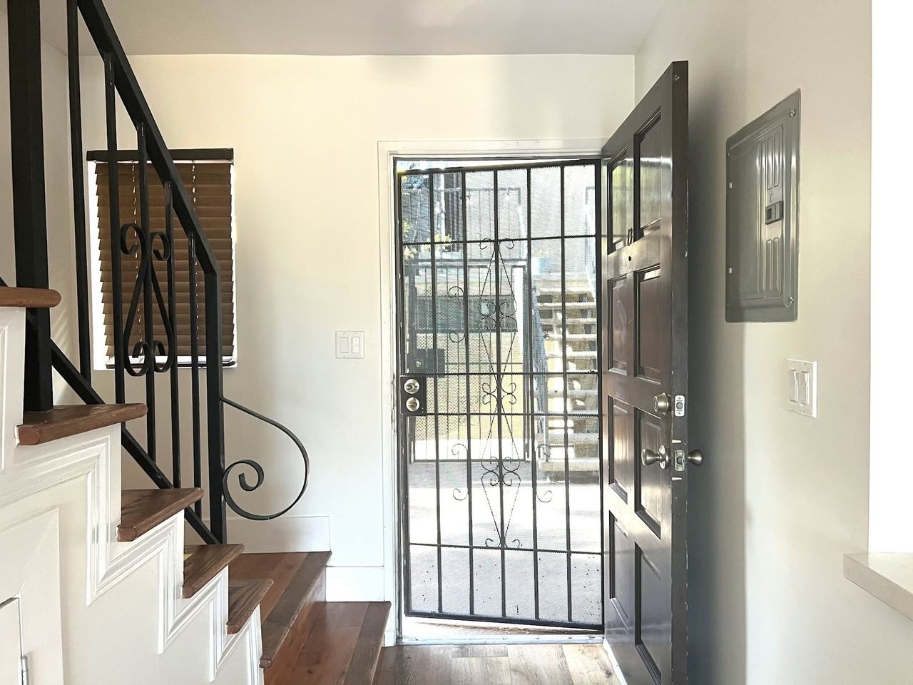 1890 Cochran Avenue #13 - Photo 6 of 10