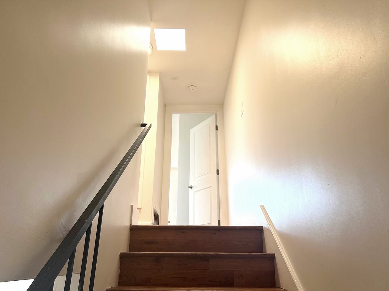 1890 Cochran Avenue #13 - Photo 7 of 10