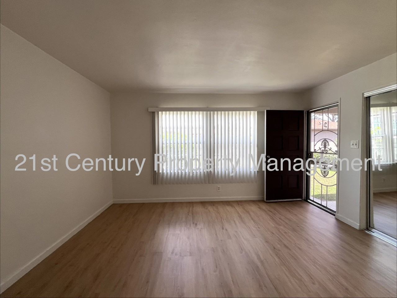 3355 Independence AveUnit 3355D #3355D - Photo 2 of 8