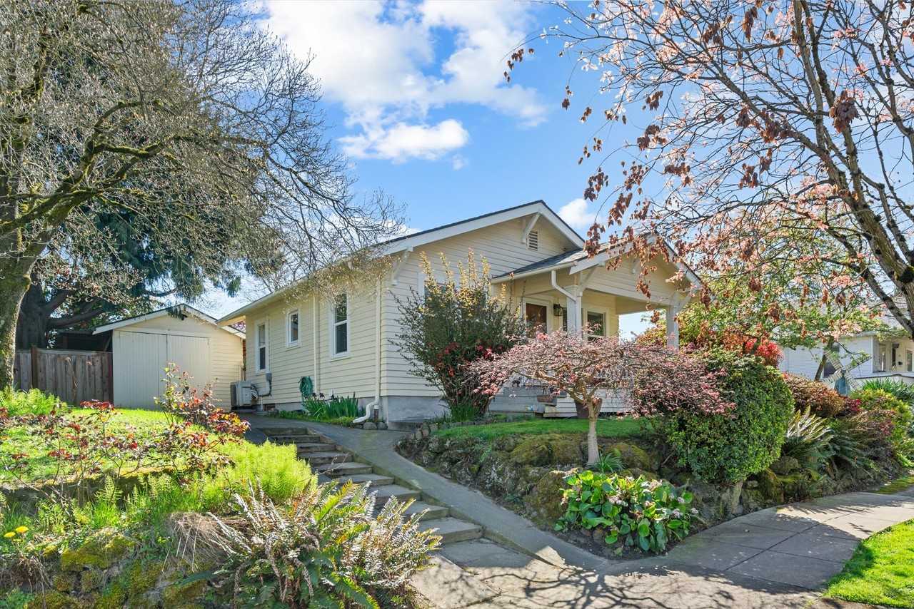 840 N Farragut St #1 - Photo 3 of 39