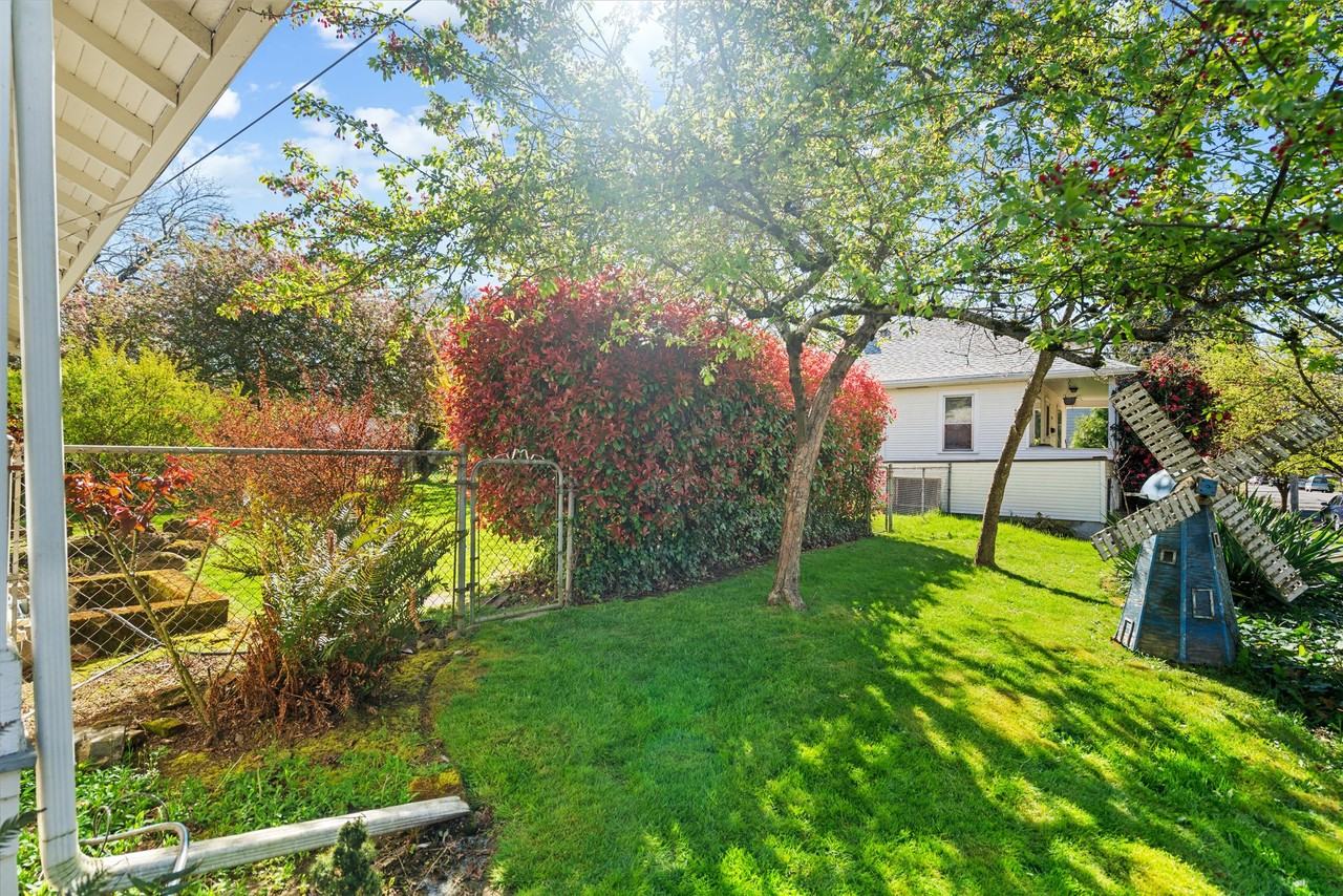 840 N Farragut St #1 - Photo 4 of 39