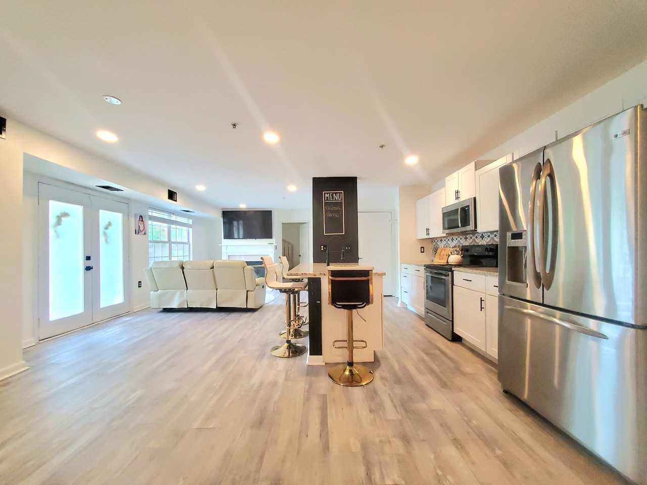 9720 Lake Pointe Ct #1 - Photo 6 of 24