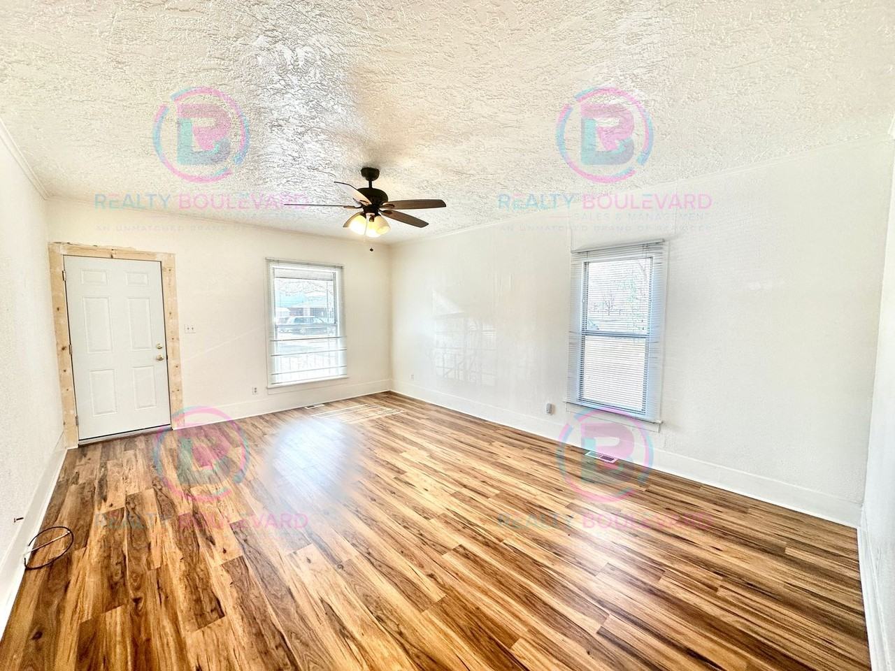 815 Jones St - Photo 4 of 22