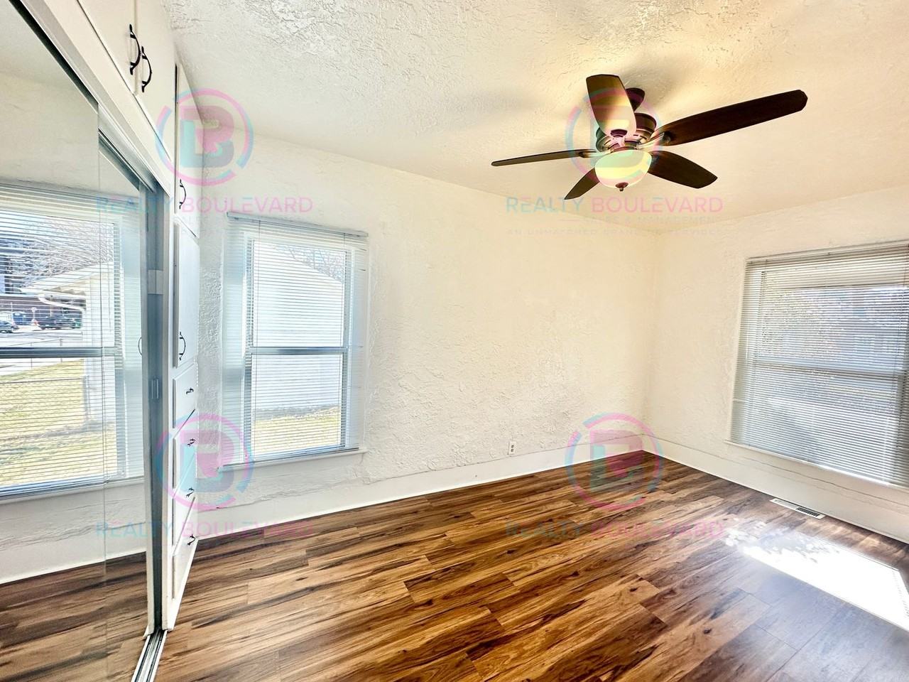 815 Jones St - Photo 6 of 22