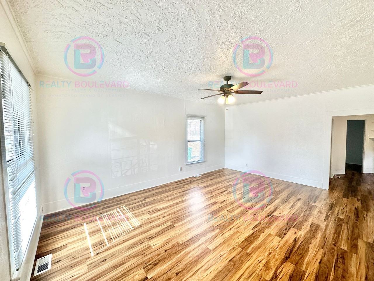 815 Jones St - Photo 7 of 22