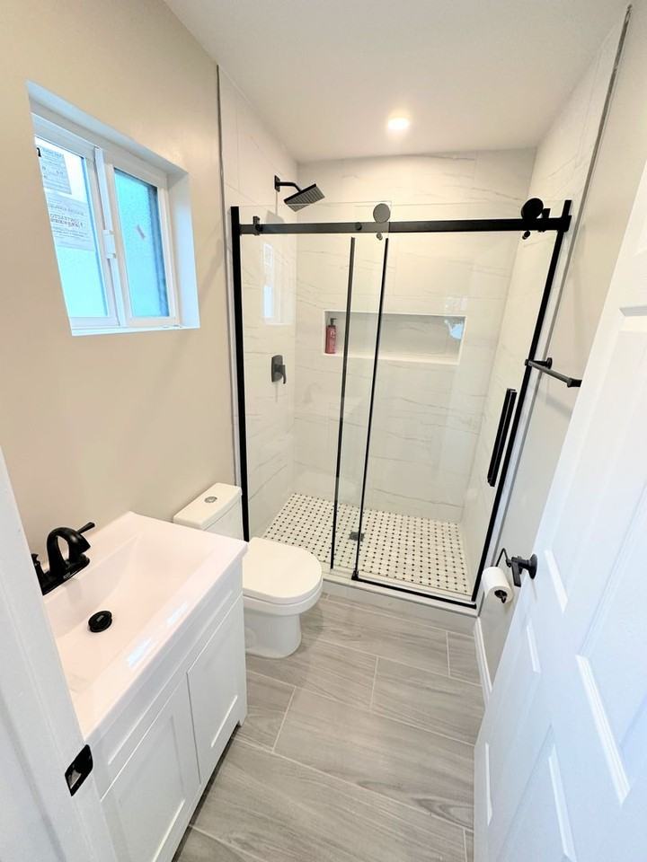 20235 Hartland St - Photo 3 of 10