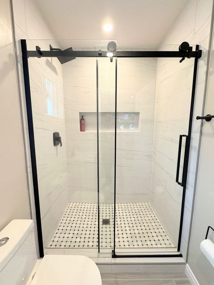 20235 Hartland St - Photo 4 of 10