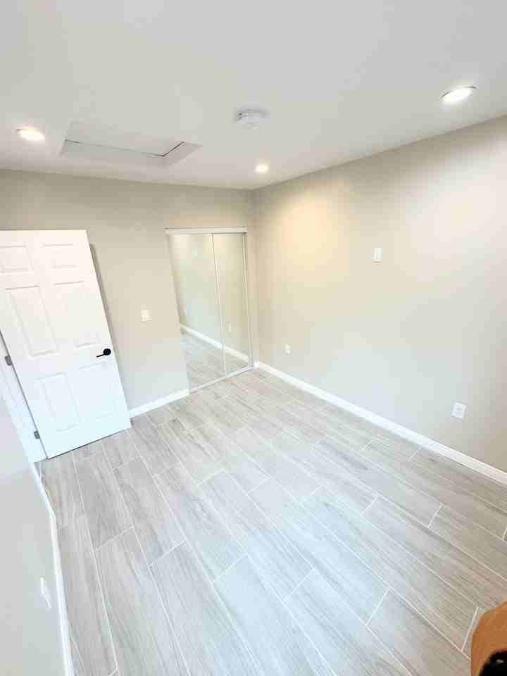 20235 Hartland St - Photo 6 of 10