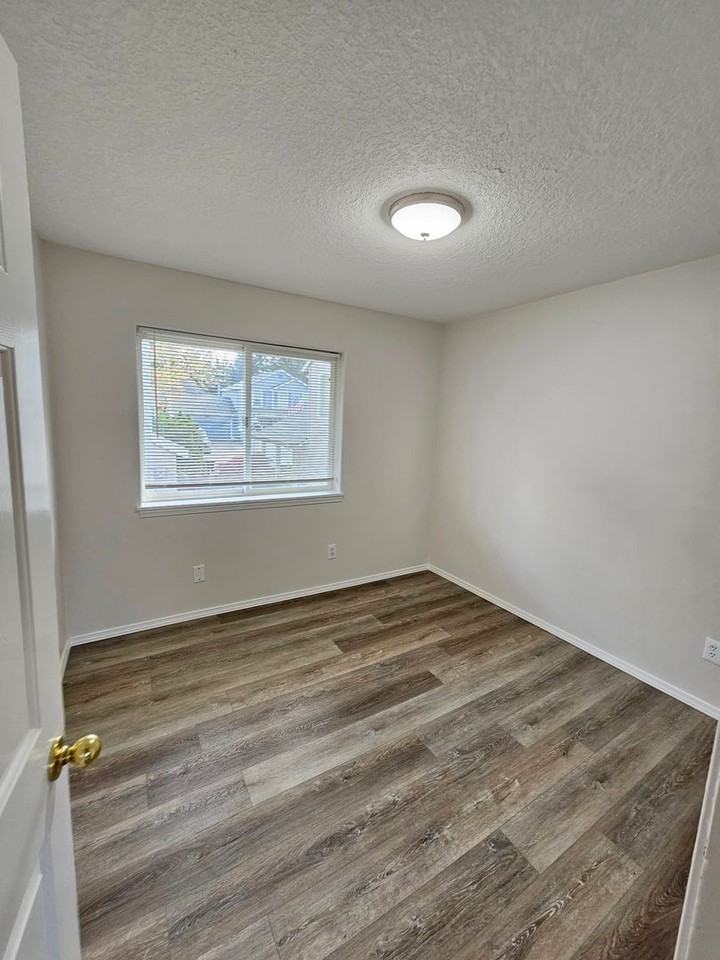 14553 Se Lone Pine Dr - Photo 4 of 8