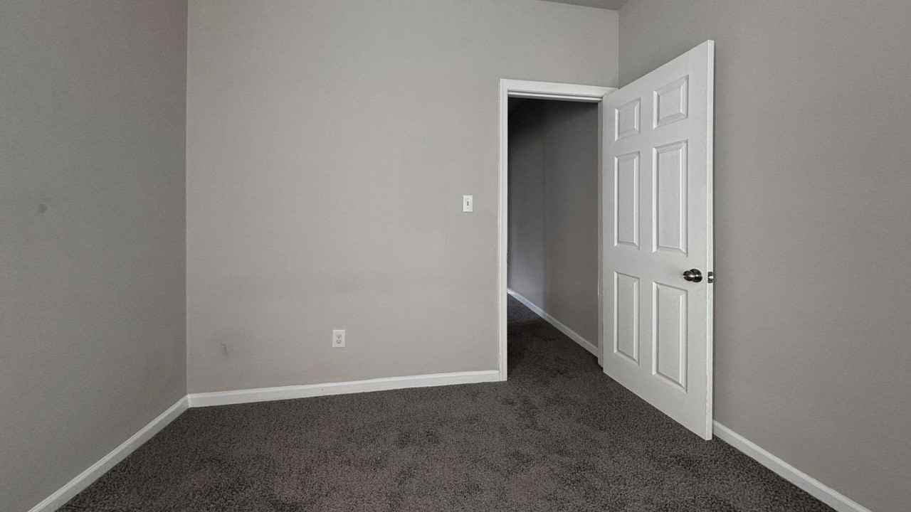 1038 W Orleans St - Photo 6 of 16