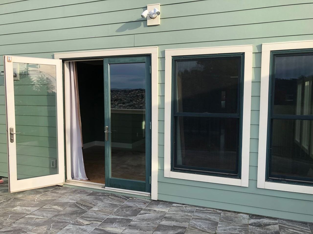 361 Elsie St - Photo 5 of 42