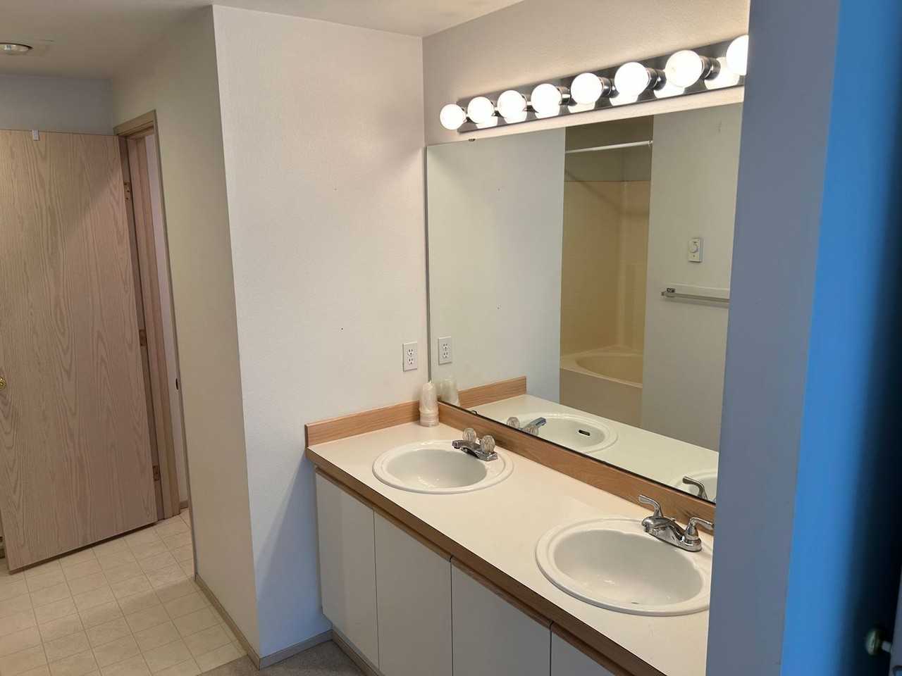 23527 54th Ave S - Photo 7 of 19