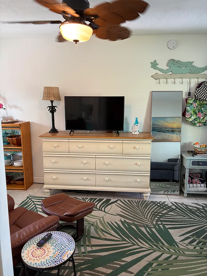 521 71st Ave #4 - Photo 3 of 16