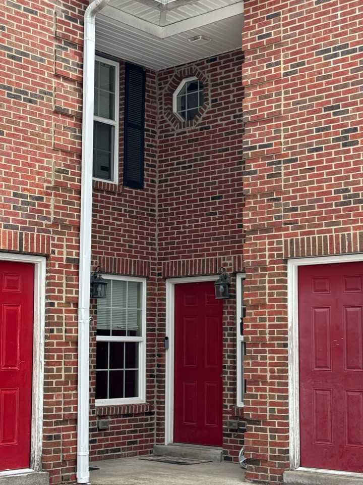 327 High St #C - Photo 2 of 2