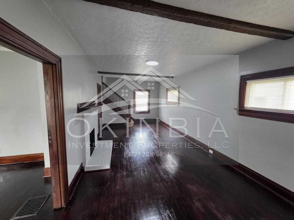 713 W Hillcrest Ave - Photo 4 of 28