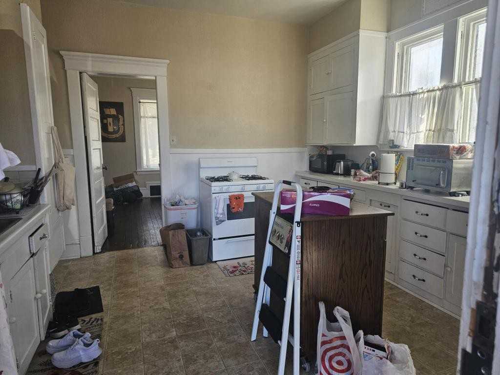 723 5th Ave S - Photo 4 of 18