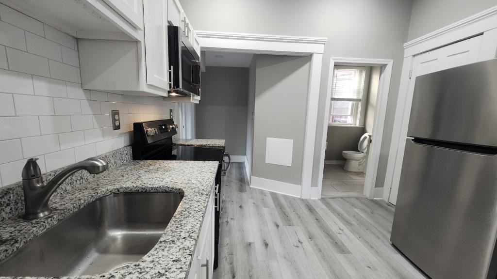 115 W Burnett Ave ##2 - Photo 5 of 18