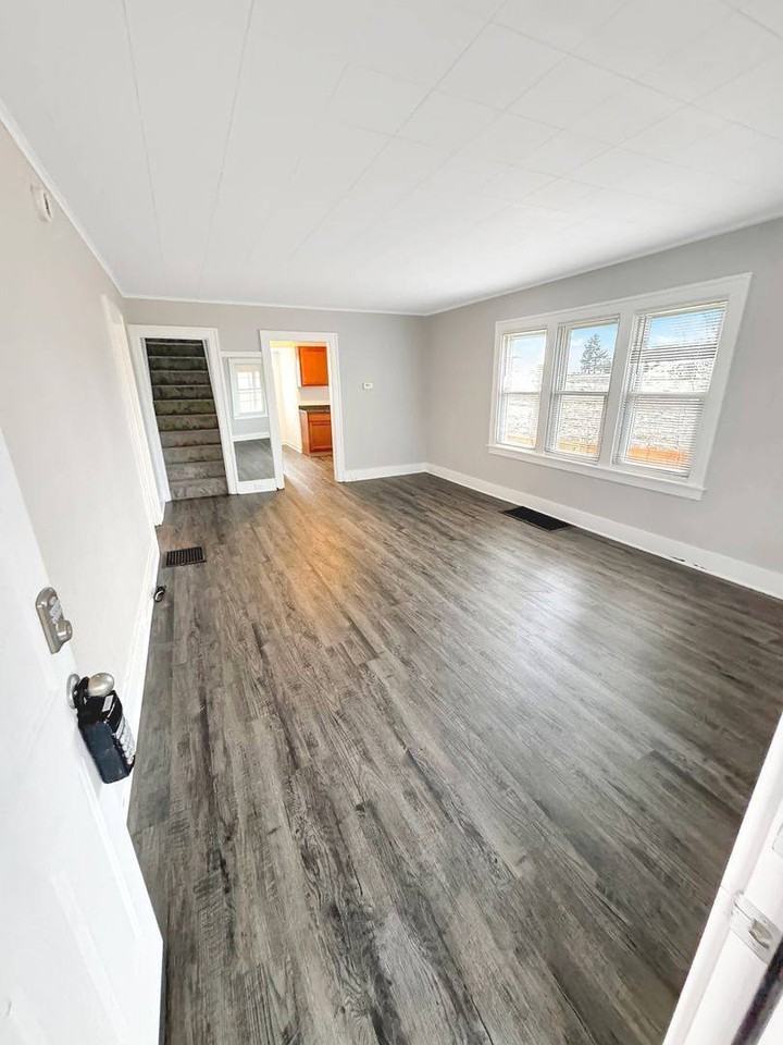 6824 Hanna Lake Ave Se - Photo 2 of 10