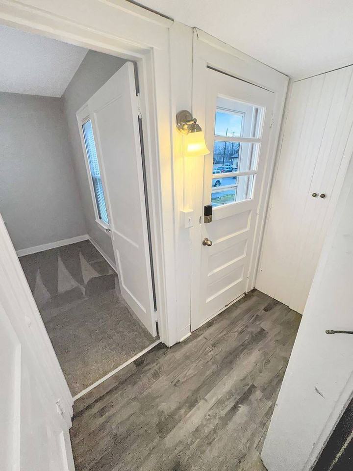 6824 Hanna Lake Ave Se - Photo 3 of 10
