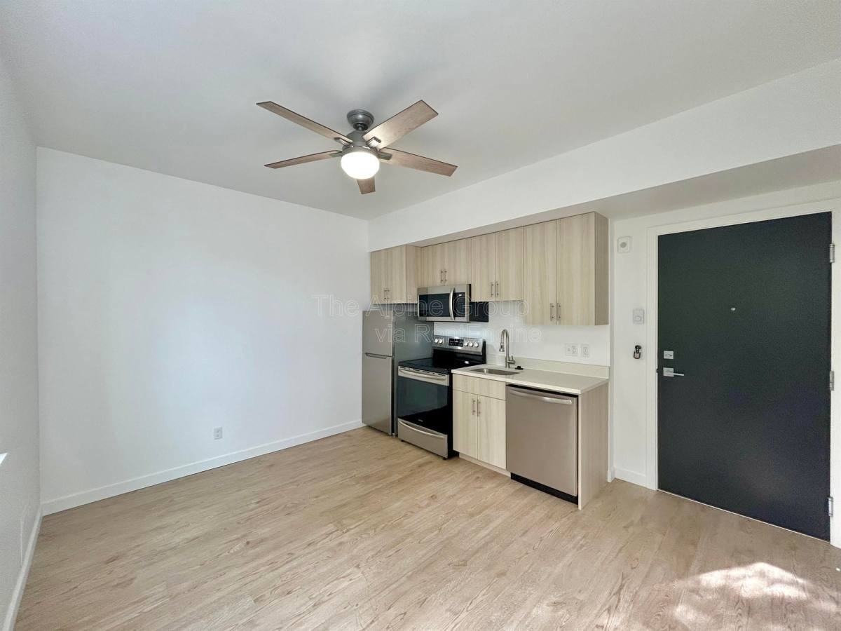 3014 Se 8th Ave #204 - Photo 2 of 10