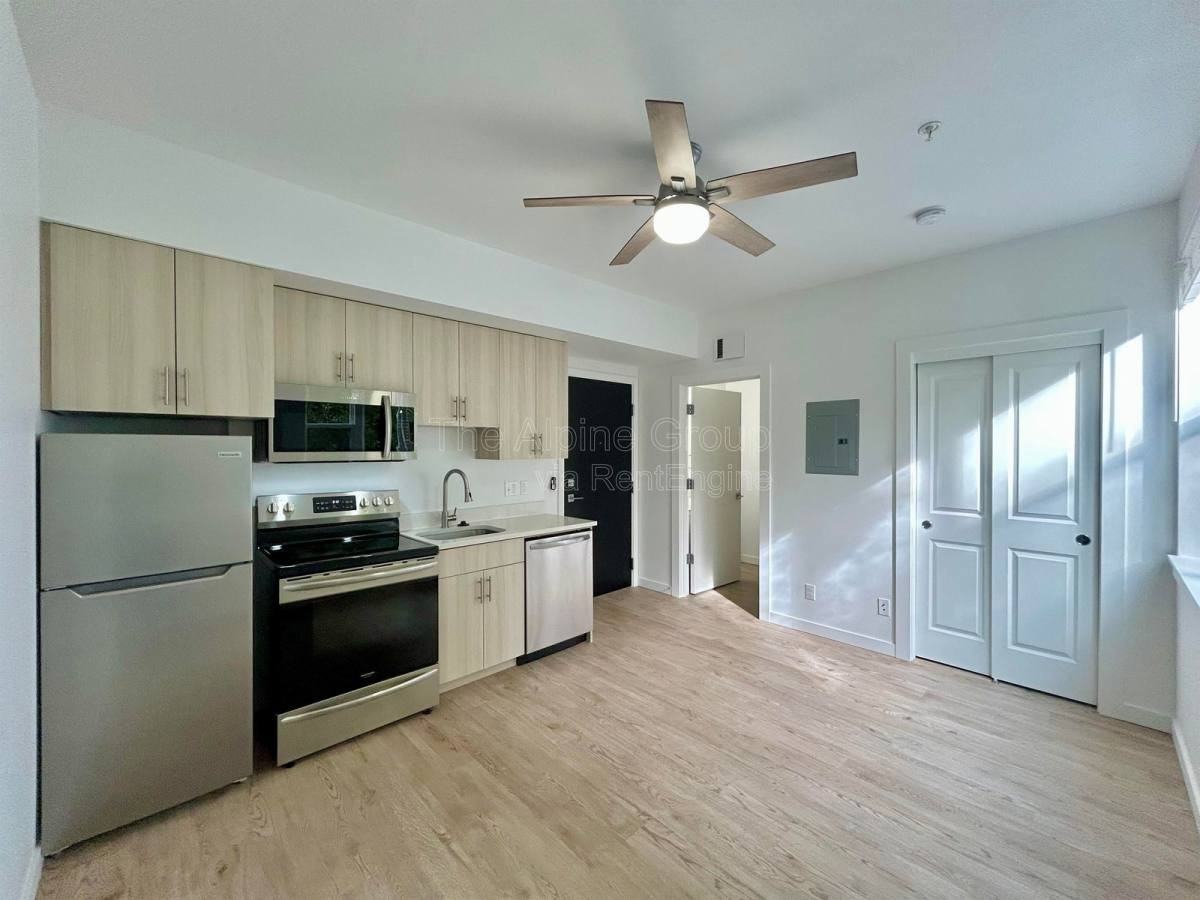 3014 Se 8th Ave #204 - Photo 4 of 10