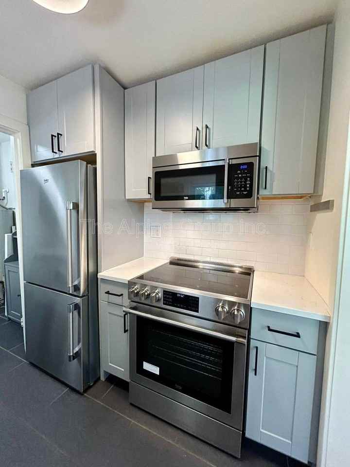 4831 N Maryland Ave #A - Photo 3 of 10