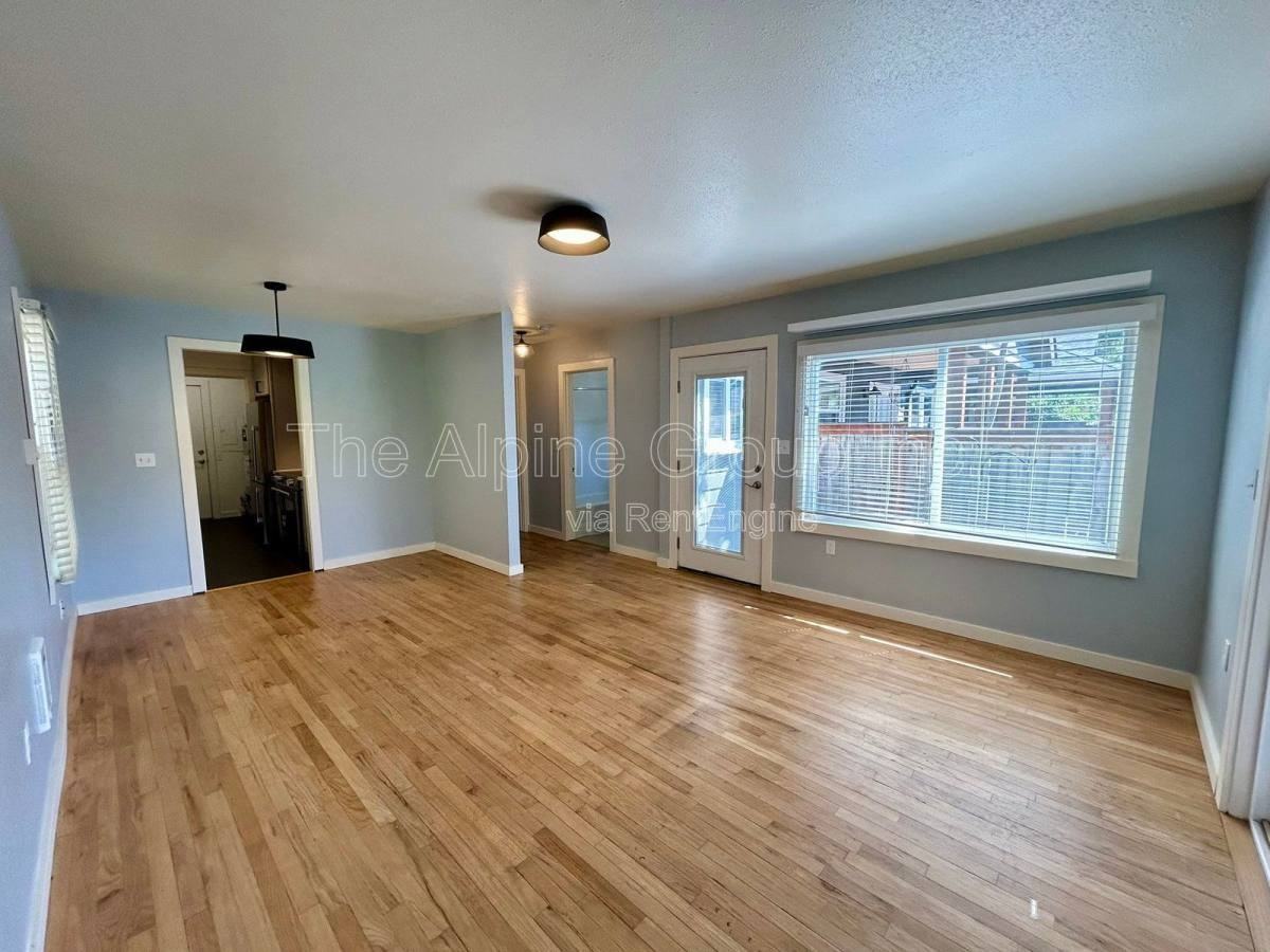 4831 N Maryland Ave #A - Photo 7 of 10