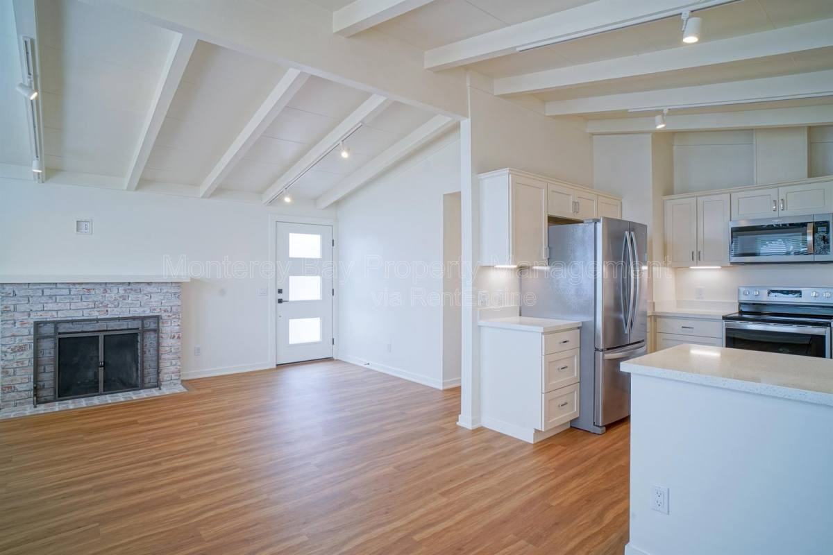 829 Seapalm Ave - Photo 2 of 10