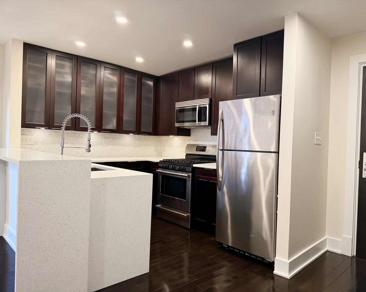 626 Independence Avenue Southeast #305 - Photo 3 of 15