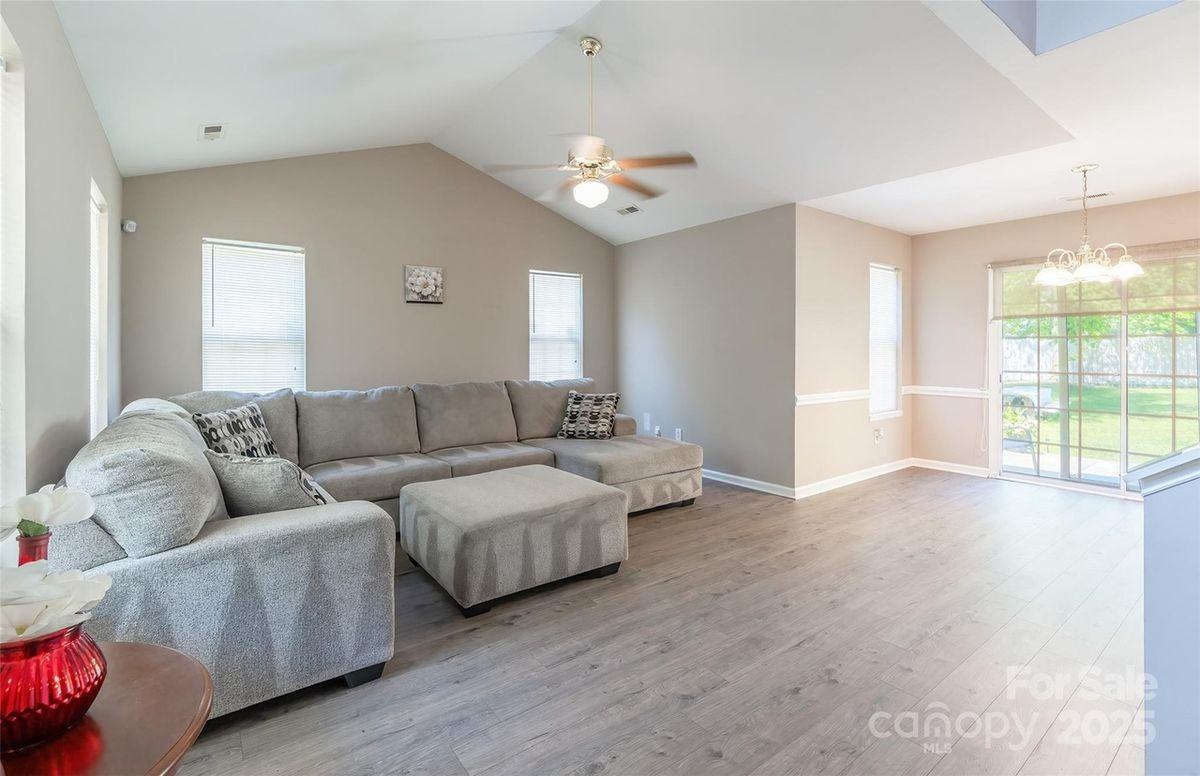 6622 Cedar Cliff Dr - Photo 3 of 15