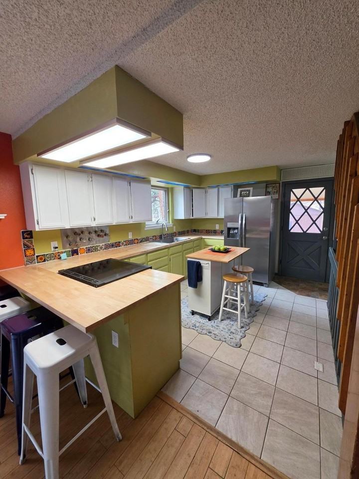 493 Lost Lake Dr - Photo 5 of 25