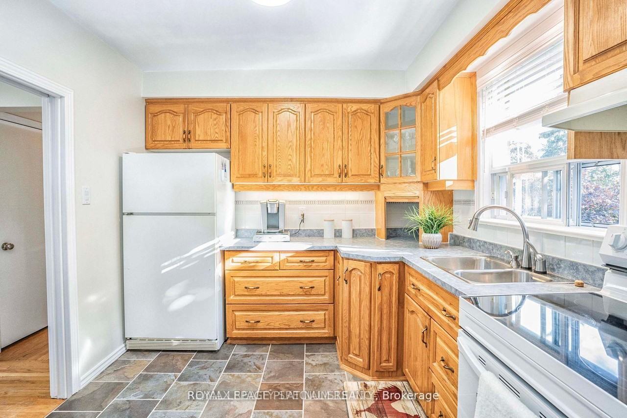 37 Edgemont Dr - Photo 4 of 8