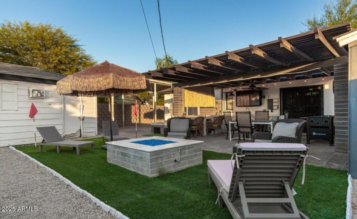 1720 N Whittier Dr - Photo 5 of 46