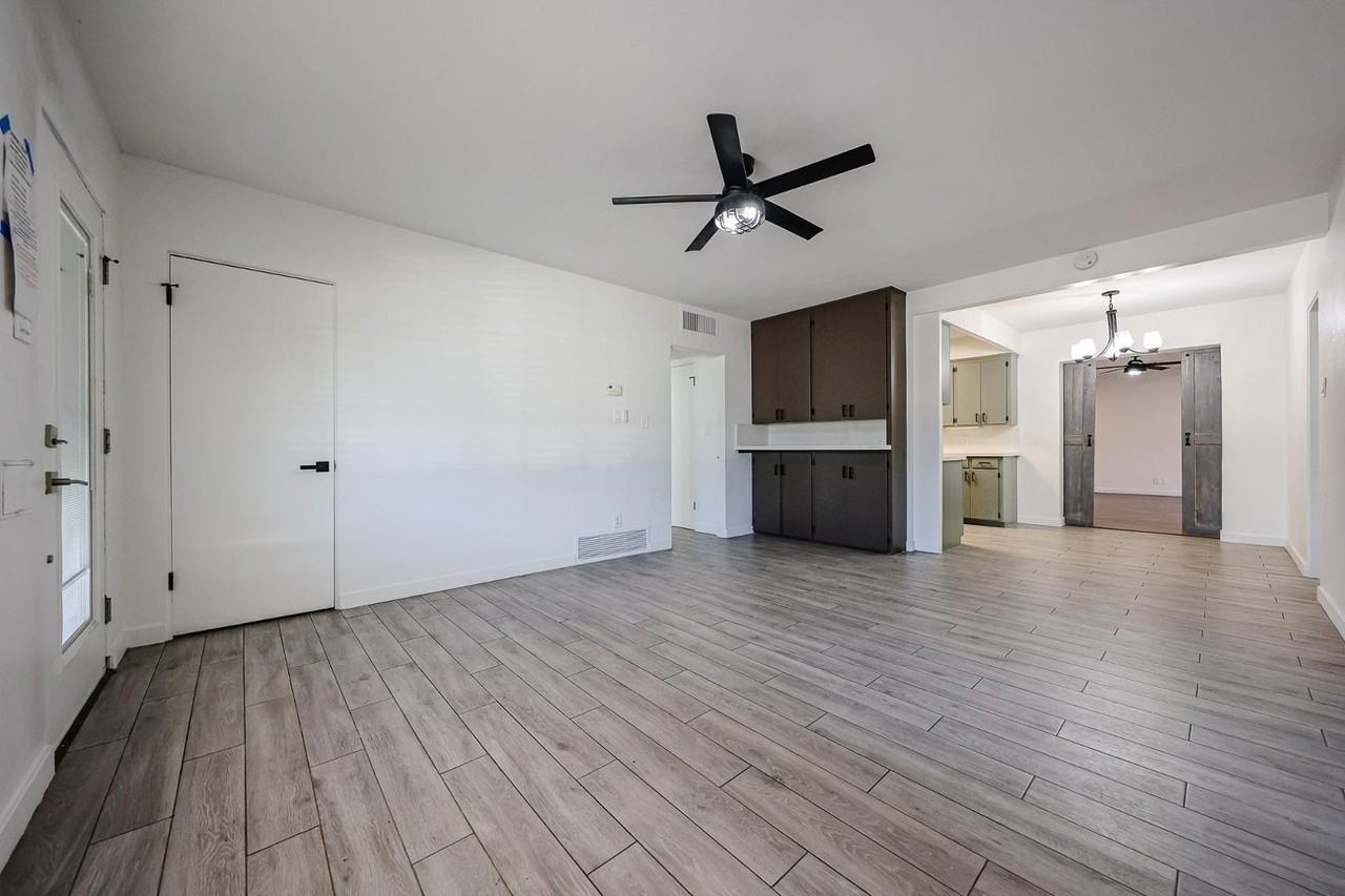 2816 N 33rd Pl - Photo 3 of 50