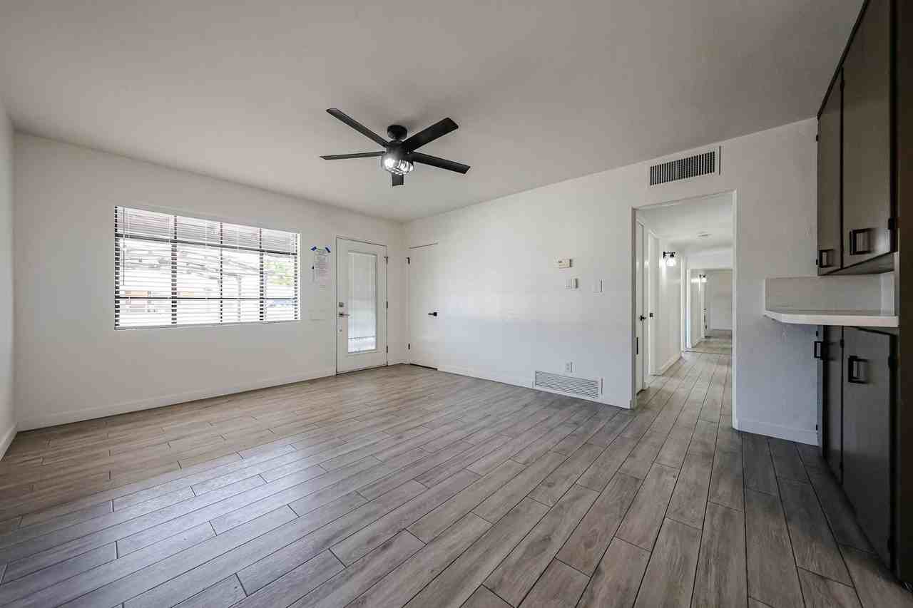 2816 N 33rd Pl - Photo 6 of 50