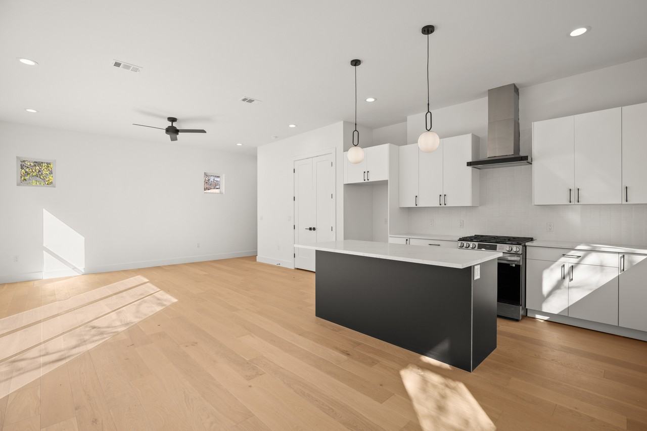 2715 Sweeney Ln - Photo 3 of 22