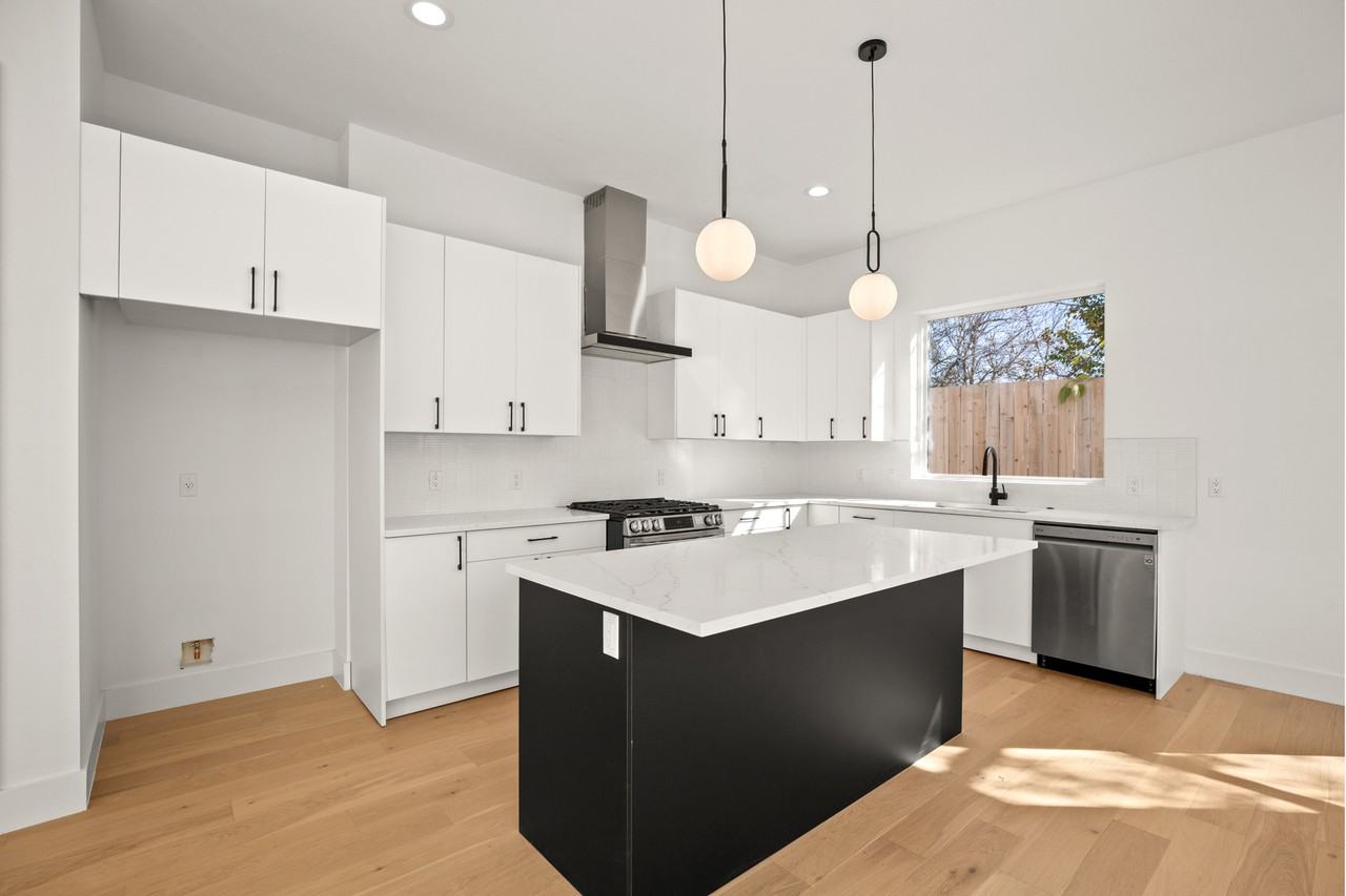 2715 Sweeney Ln - Photo 7 of 22