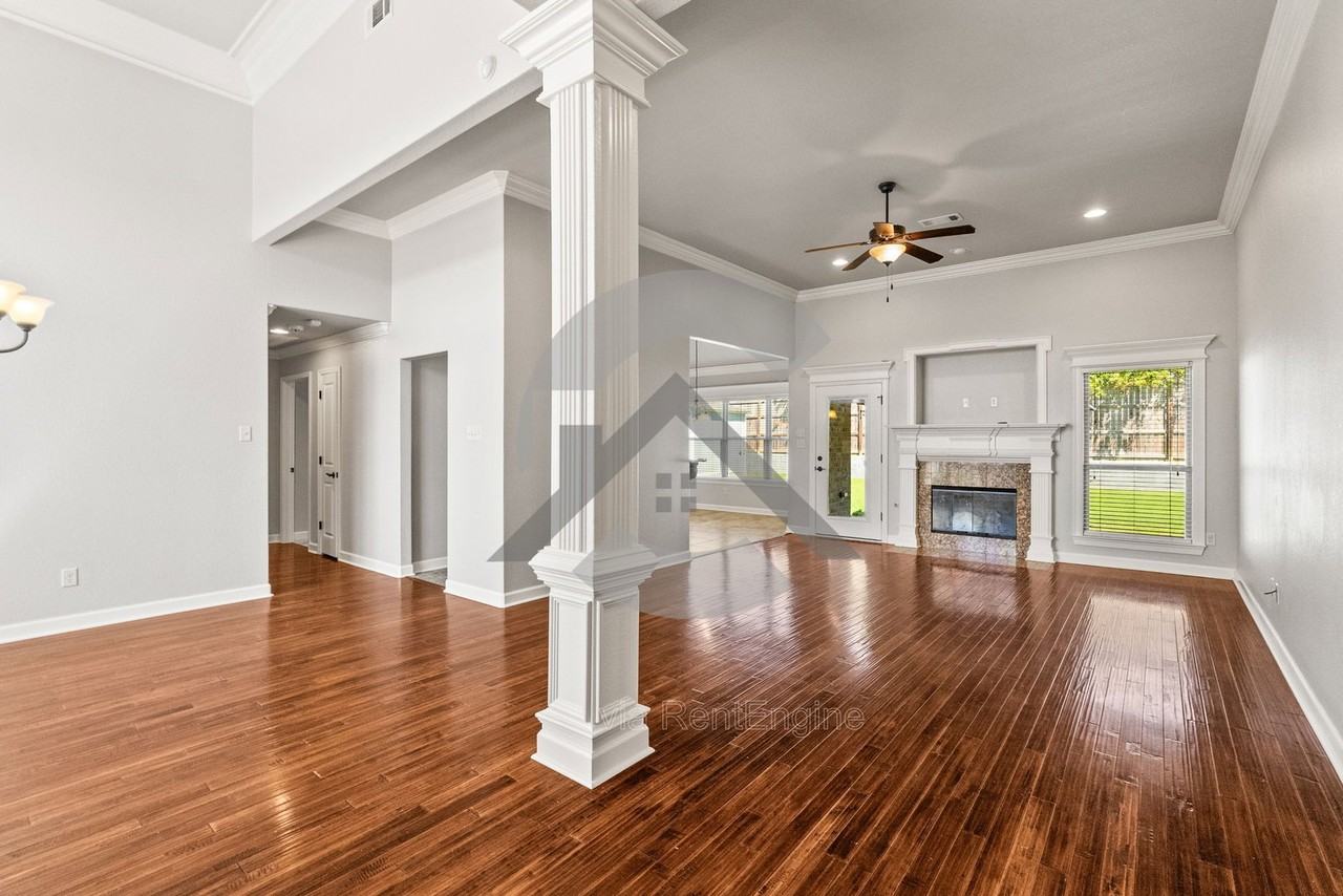 6137 Remington Dr - Photo 2 of 19