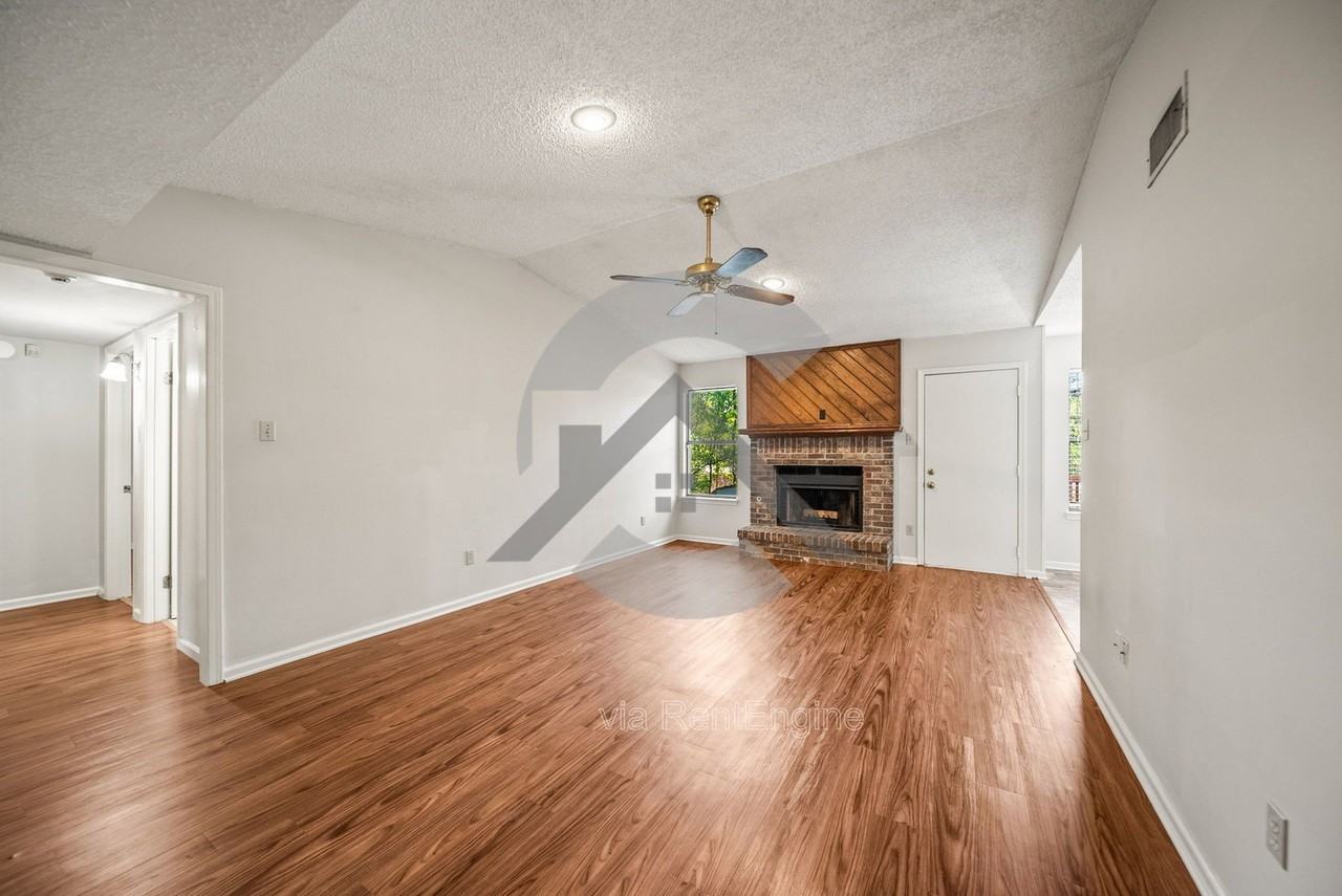 9 Point West Cir - Photo 2 of 14