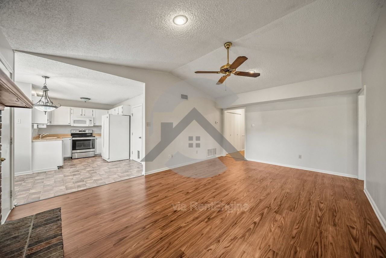 9 Point West Cir - Photo 4 of 14