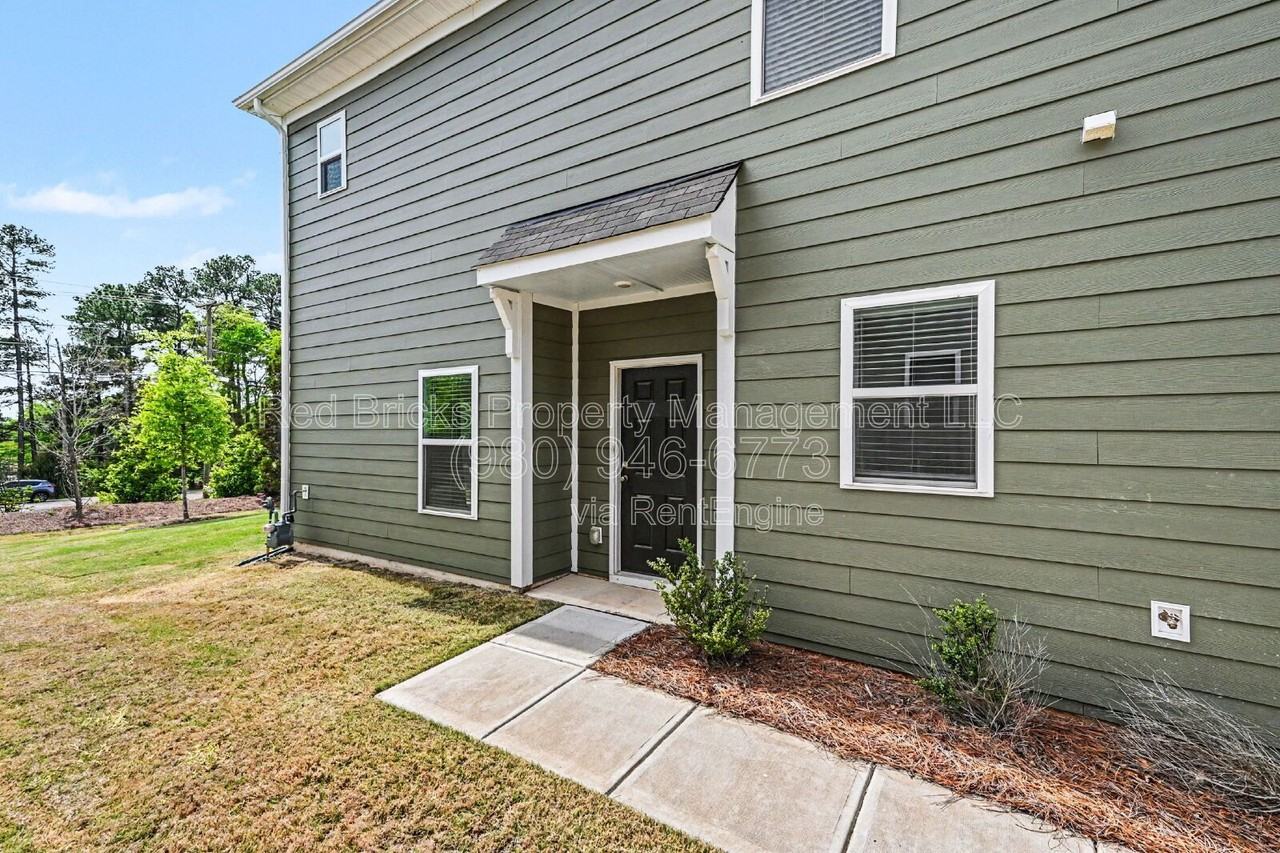 2785 Yeager Dr - Photo 2 of 29